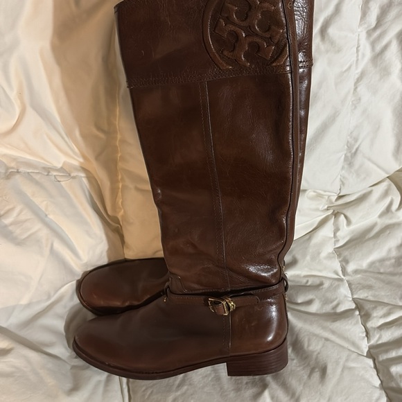tory burch boots - Picture 3 of 4